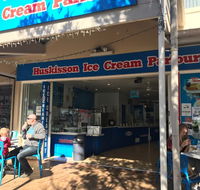 Huskisson ice cream parlour - Accommodation Gladstone
