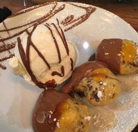 Justinian's Cafe  Dessert Bar - Accommodation Gladstone