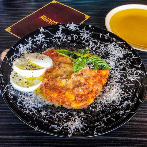 Mozzarella Cucina - Accommodation Gladstone 0