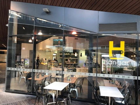 Hangar Cafe Restaurant - Docklands - Accommodation Gladstone 0