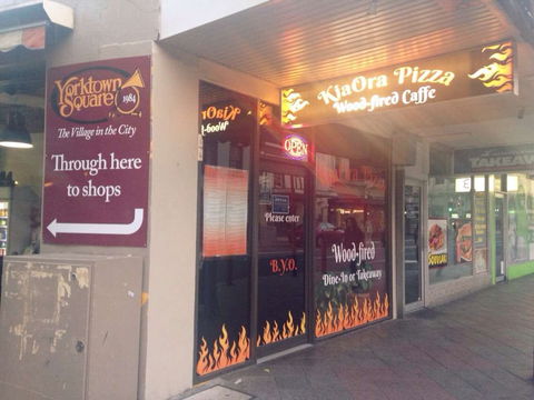 Kia Ora Pizza Wood-Fired Cafe - Accommodation Gladstone 0