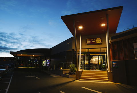 Macey's Bistro - Accommodation Gladstone 0