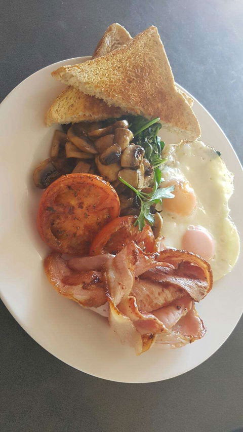 Cafe De Carlo - Accommodation Gladstone 0