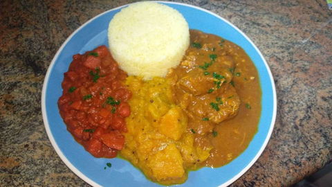 Govender's Gourmet - Accommodation Gladstone 0