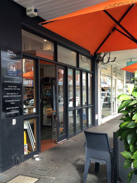 Three Daughters Cafe - Accommodation Gladstone 0