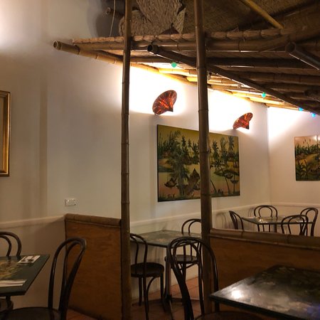 Bamboo Hut Bistro - Accommodation Gladstone 0