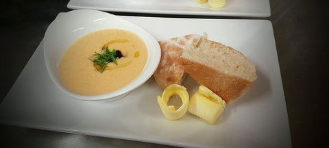 Lipscombe Larder - Accommodation Gladstone 3
