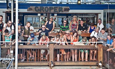 On The Inlet Seafood Restaurant - Accommodation Gladstone 12