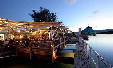 On The Inlet Seafood Restaurant - Accommodation Gladstone 8