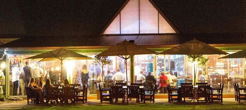 The Crossing Cafe & Restaurant - Accommodation Gladstone 10