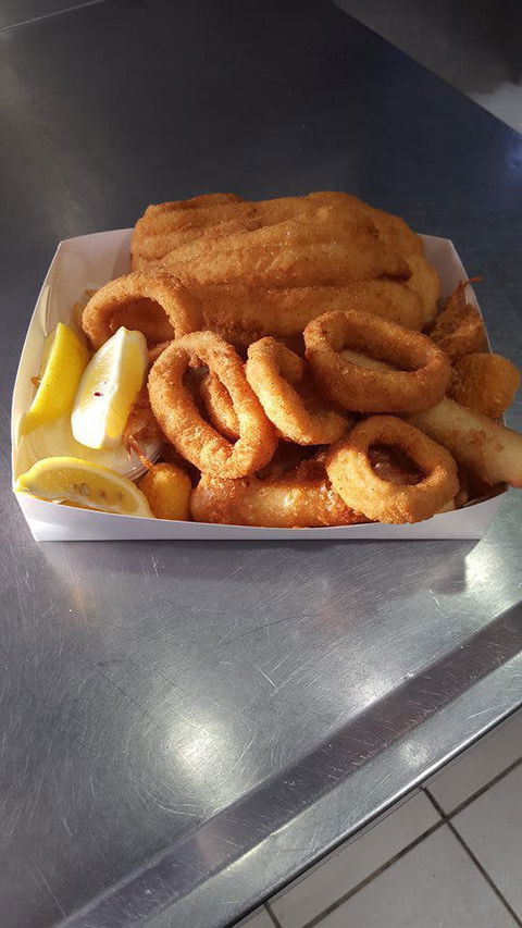 Throwers Fish And Chips - Accommodation Gladstone 0