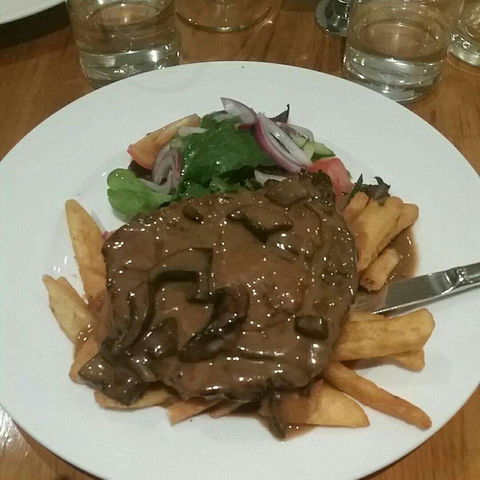 Bolter's Grill - Accommodation Gladstone 0