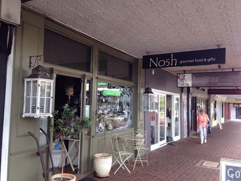 Nosh Gourmet - Accommodation Gladstone 0