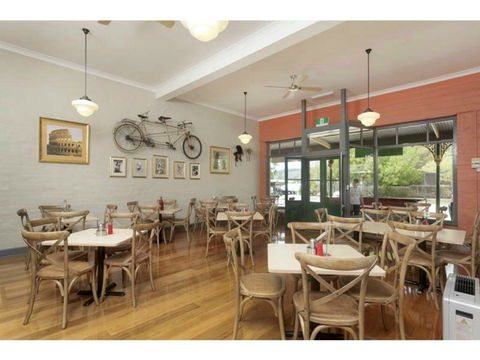 Dungog Pizza - Accommodation Gladstone 1