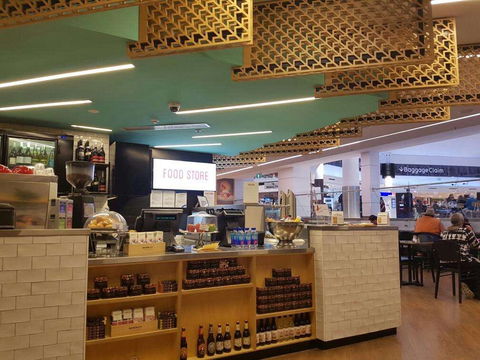 Local Food Store - Accommodation Gladstone 0