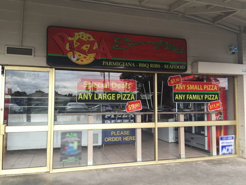 Sampe's Pizza - Accommodation Gladstone 0