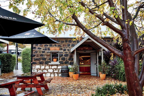 Angullong Cellar Door - Accommodation Gladstone 0