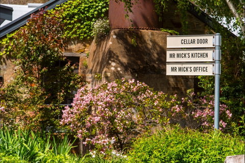 Mr. Mick Cellar Door - Accommodation Gladstone 0