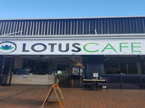 Lotus Cafe - Open For Takeaway - Accommodation Gladstone 1