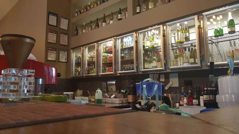Palms Restaurant - Accommodation Gladstone 0