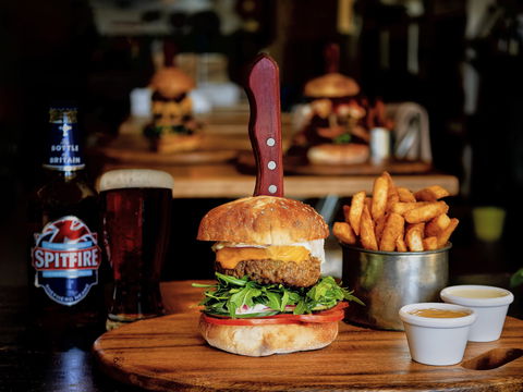Spitfire Restaurant And Grill - Accommodation Gladstone 0