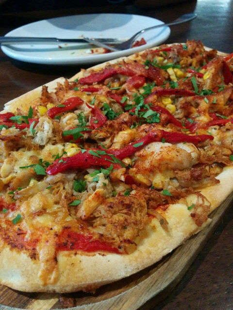 Four Hands Pizza - Accommodation Gladstone 0
