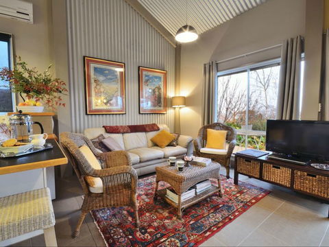 Heronswood Restaurant - Accommodation Gladstone 0