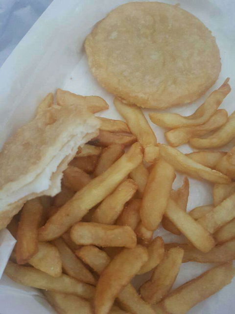 Snappers Fish & Chippery - Accommodation Gladstone 0