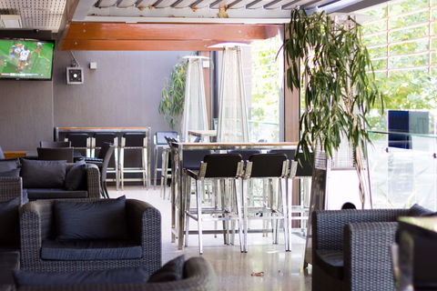 Commercial Club - Accommodation Gladstone 2
