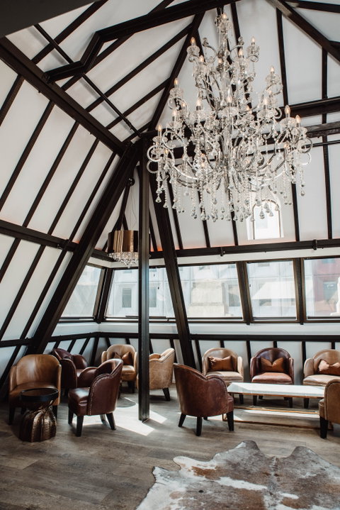 HENNESSY Rooftop Bar - Accommodation Gladstone 0