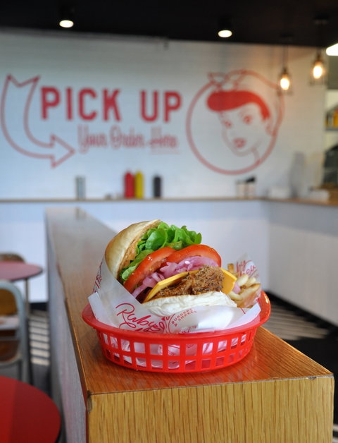 Ruby Chews Burgers And Shakes - Accommodation Gladstone 2