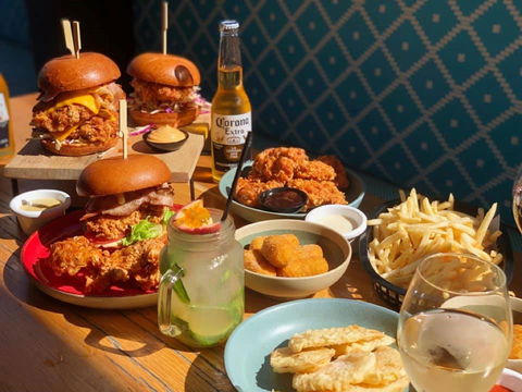Dirty Bird Camden - Accommodation Gladstone 1