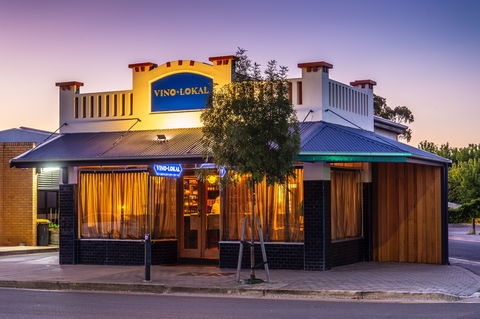 Vino Lokal - Accommodation Gladstone 0