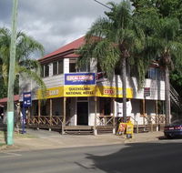 Queensland National Hotel - Accommodation Gladstone