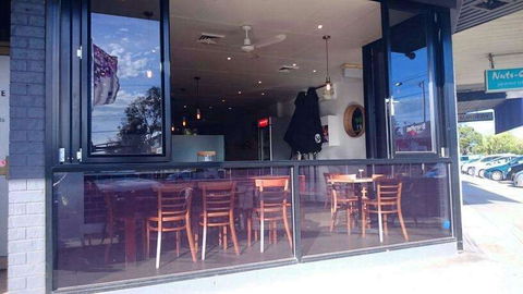 Debarge Hair & Caffe - Accommodation Gladstone 0