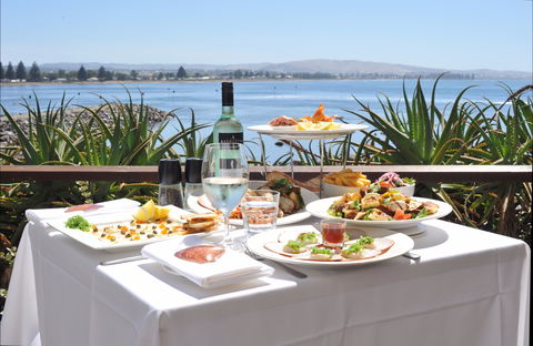 Eat At Whalers - Accommodation Gladstone 0