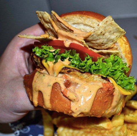 El Burger - Accommodation Gladstone 0