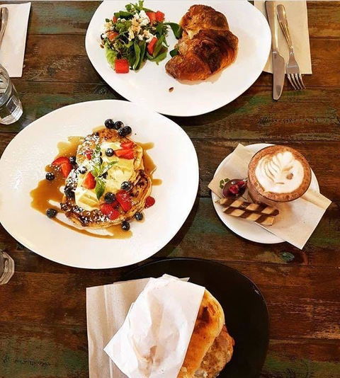 Piccolo’s On William - Accommodation Gladstone 0