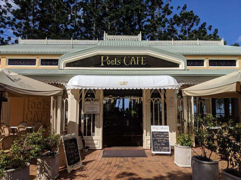 Poets Cafe - Accommodation Gladstone 0
