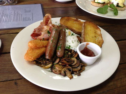 Adrienne's Cafe - Accommodation Gladstone 0