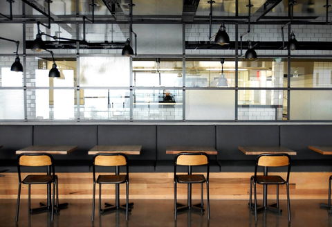 Alfa - Yarraville - Accommodation Gladstone 0