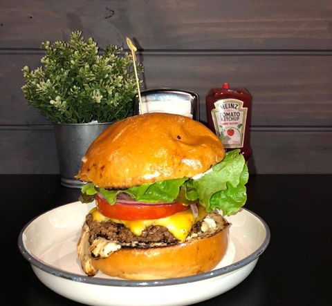 Market Burger - Accommodation Gladstone 0
