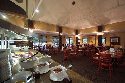 The Bough House Restaurant - Accommodation Gladstone 1