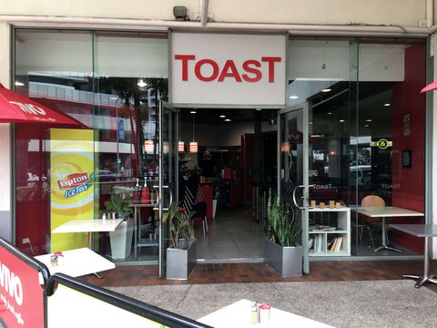 Toast - Accommodation Gladstone 0