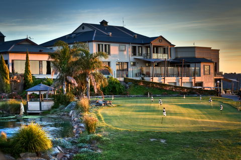 Baudins Restaurant At McCracken Country Club - Accommodation Gladstone 0