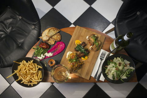 Amani Bar & Kitchen - Accommodation Gladstone 0