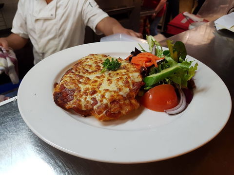 Caesar's Italian Cuisine - Accommodation Gladstone 0