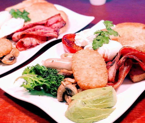 Coffee Barn Bistro And Bar - Accommodation Gladstone 0