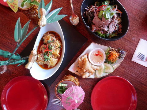 Thai And Rani - Accommodation Gladstone 0
