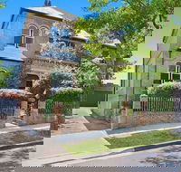 Brookfield House - Accommodation Gladstone